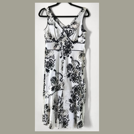 Fitted Black And White Floral Dress